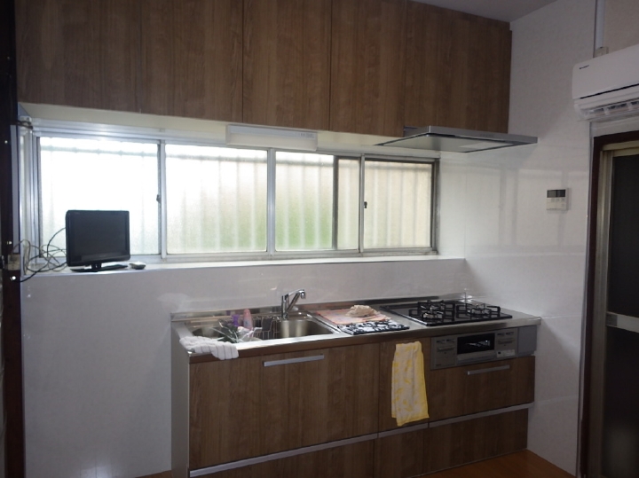 和光市　T様邸　キッチン・フローリング、エアコン取り付けリフォーム事例